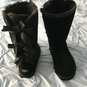 Tall bailey bow uggs